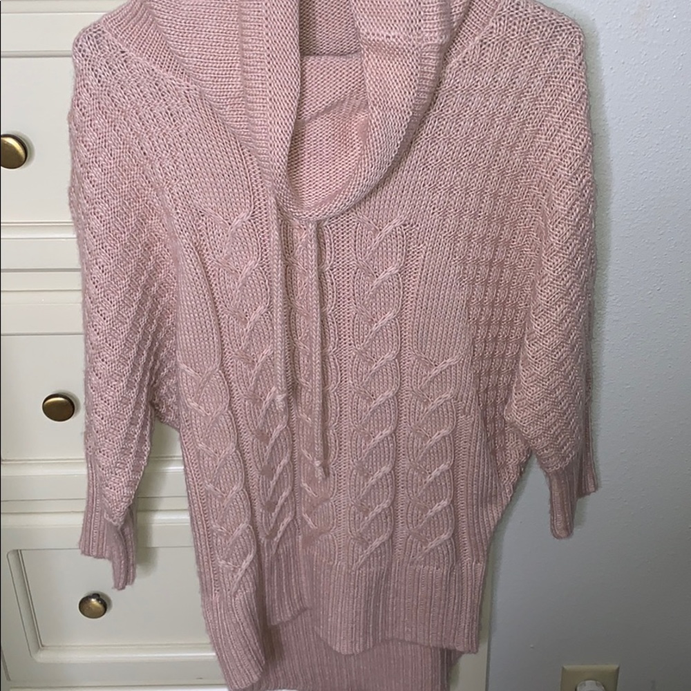 Turtle neck knit sweater